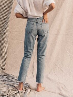 AGOLDE Light Blue High-Rise Button-Fly Jeans cropped raw hem Riley High Rise